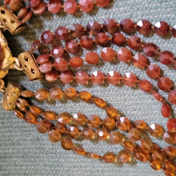 Vintage Necklace and Clip On Earrings Set - Picture 7 of 7